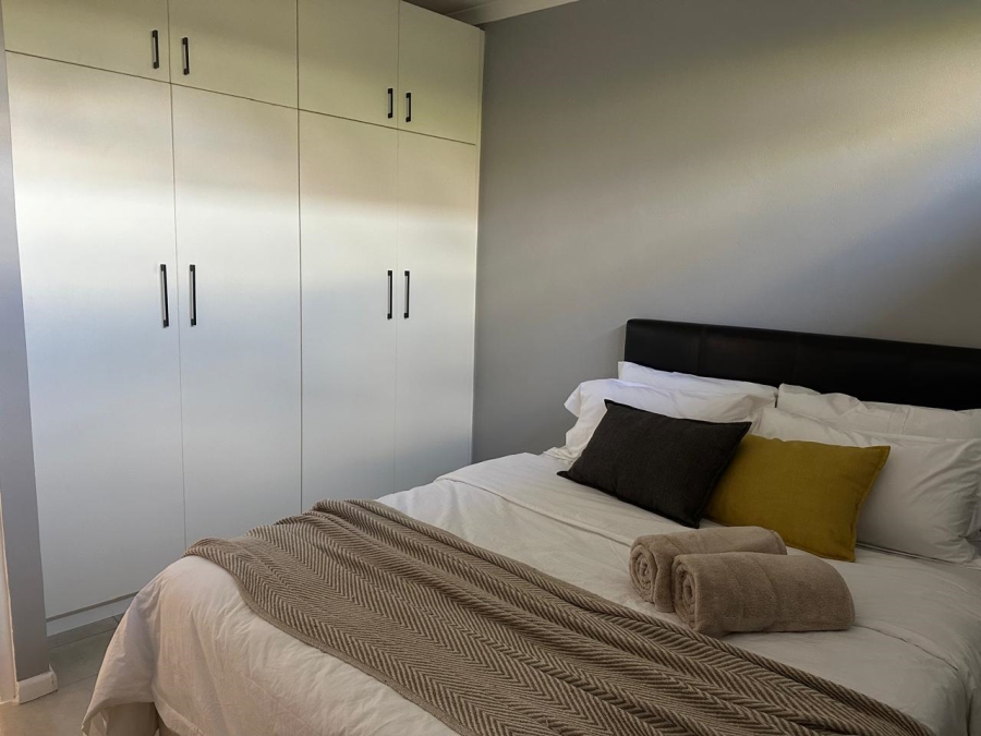 To Let 2 Bedroom Property for Rent in Bergvliet Western Cape